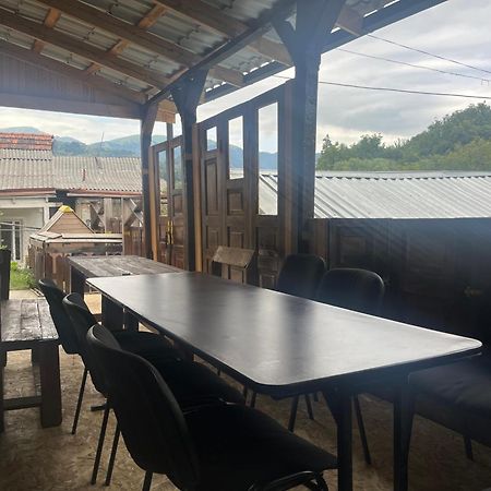 Hostel La Casa Dilisan Kültér fotó