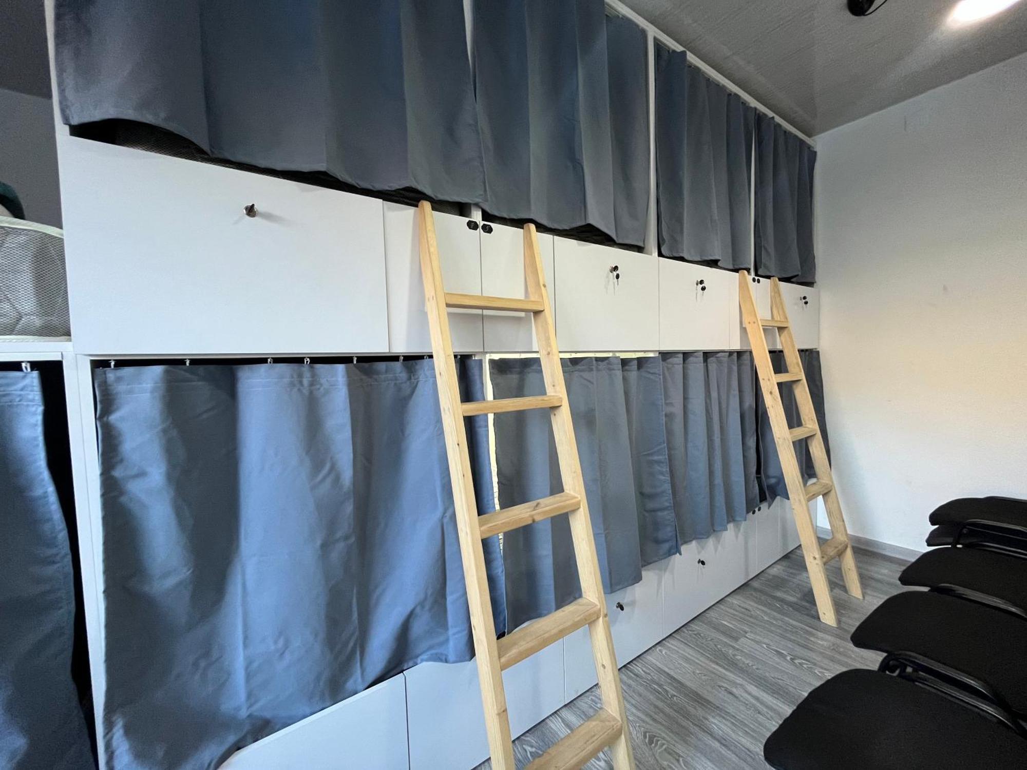 Hostel La Casa Dilisan Kültér fotó